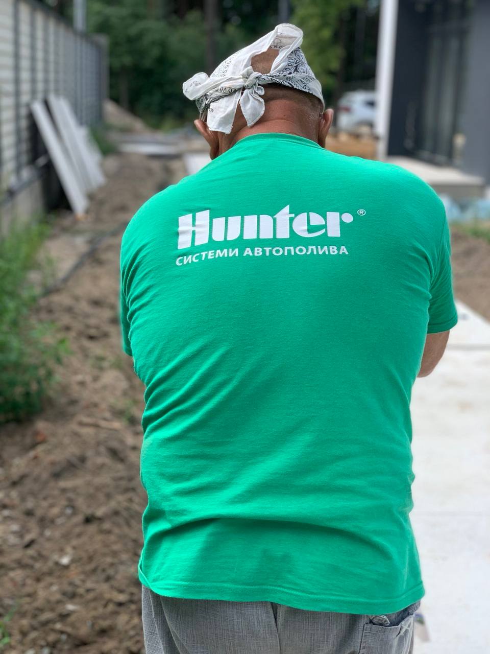 Майстер систем автополиву Hunter на об’єкті